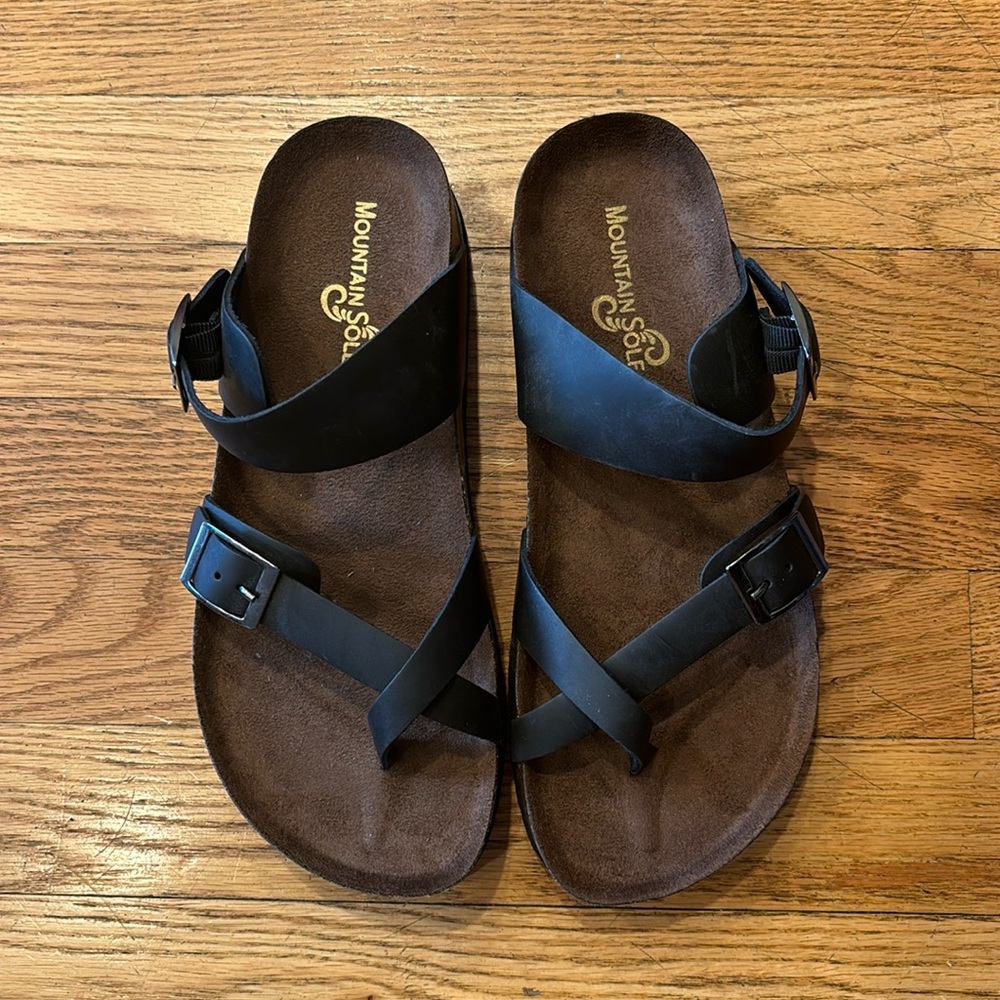 Women’s 10 Black Mountain Sole Leather Sandals